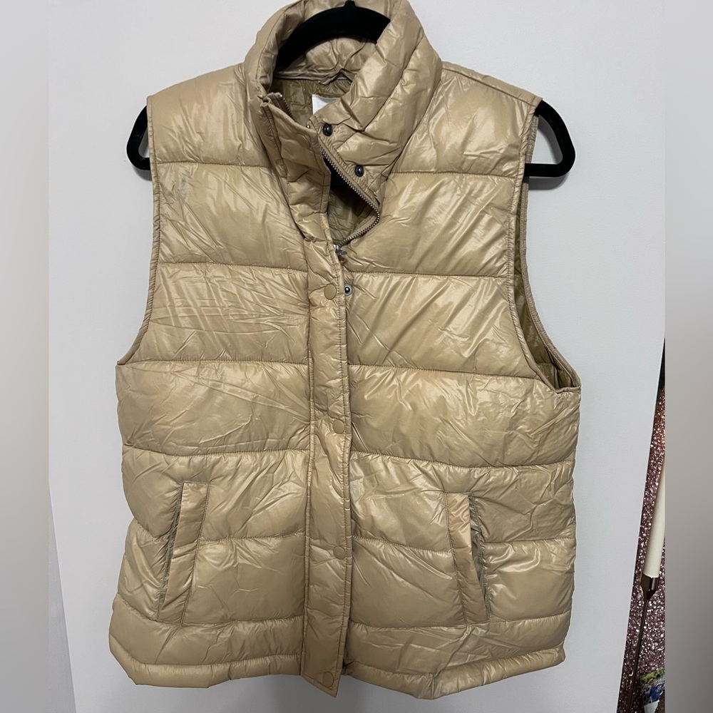 Aerie Light Brown Puffer Quilted Vest, Size M